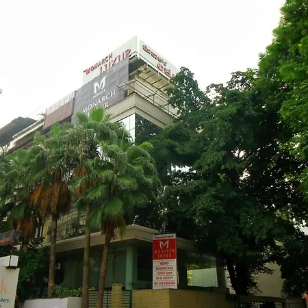 Monarch Luxur - Infantry Road-2